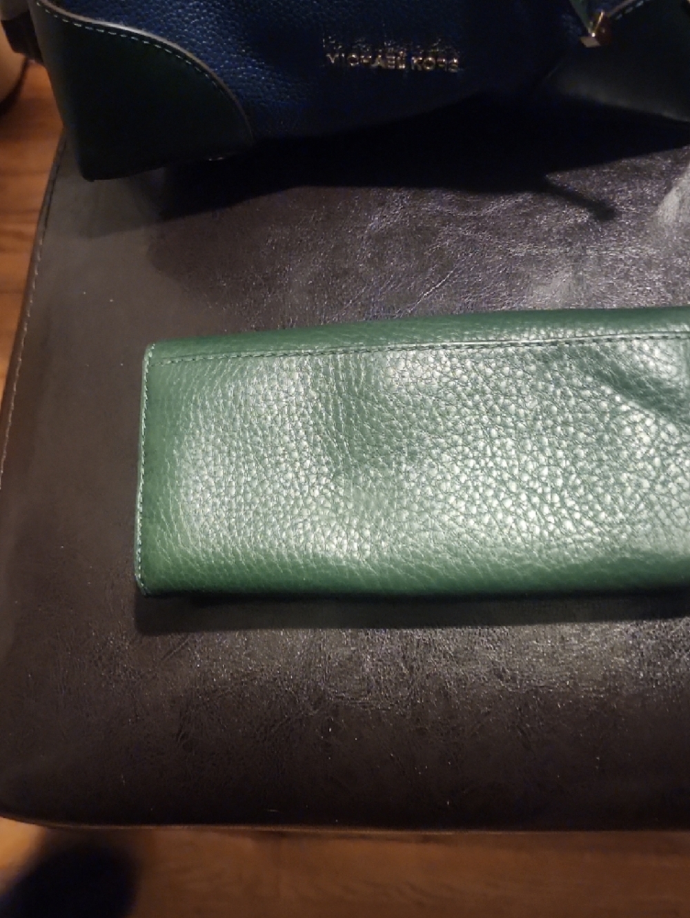 Michael Kors Navy and Green Leather Bucket Crossbody Bag - Picture 3 of 10
